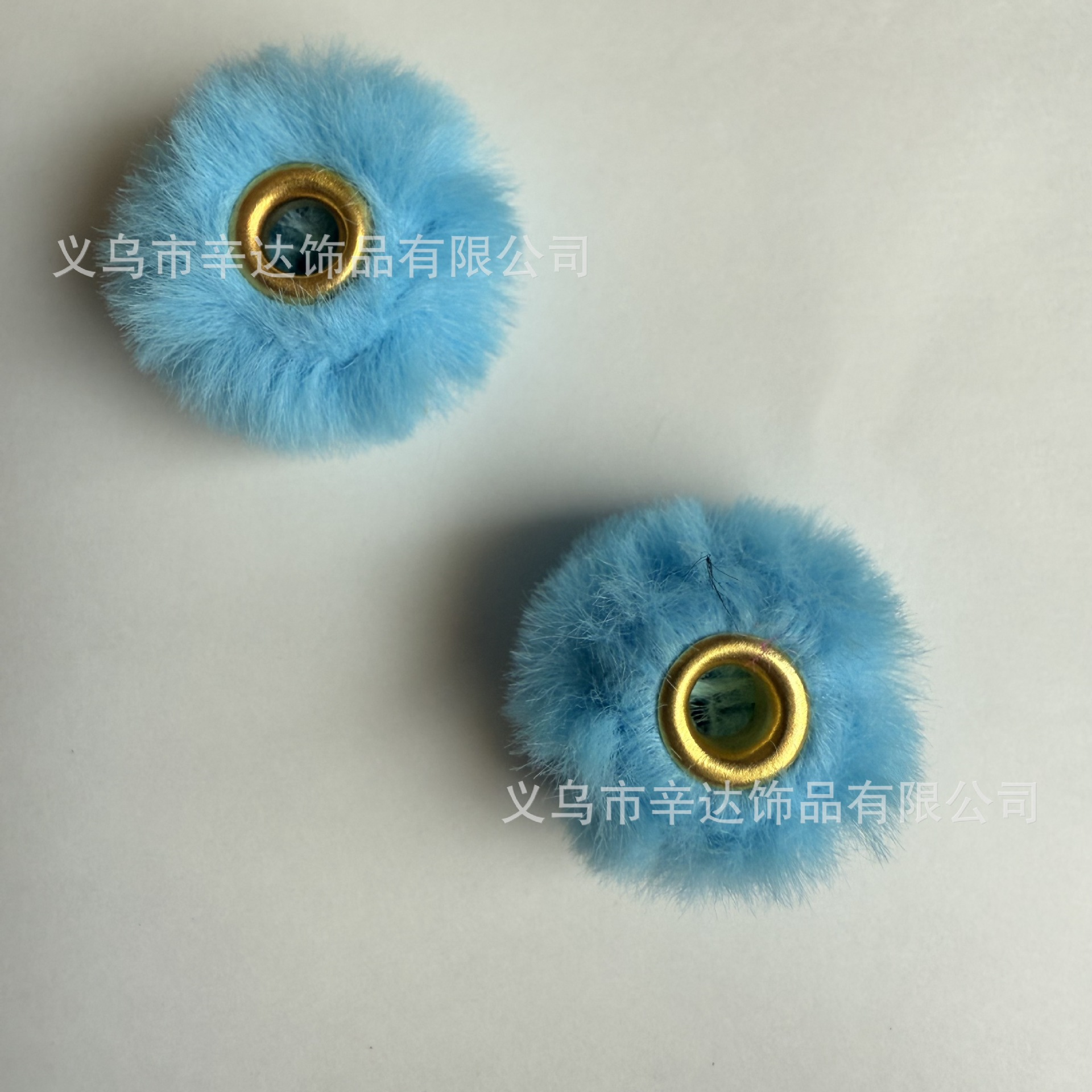 DIY pom-poms, plush beads, and through-hole DIY accessories and clothing materials