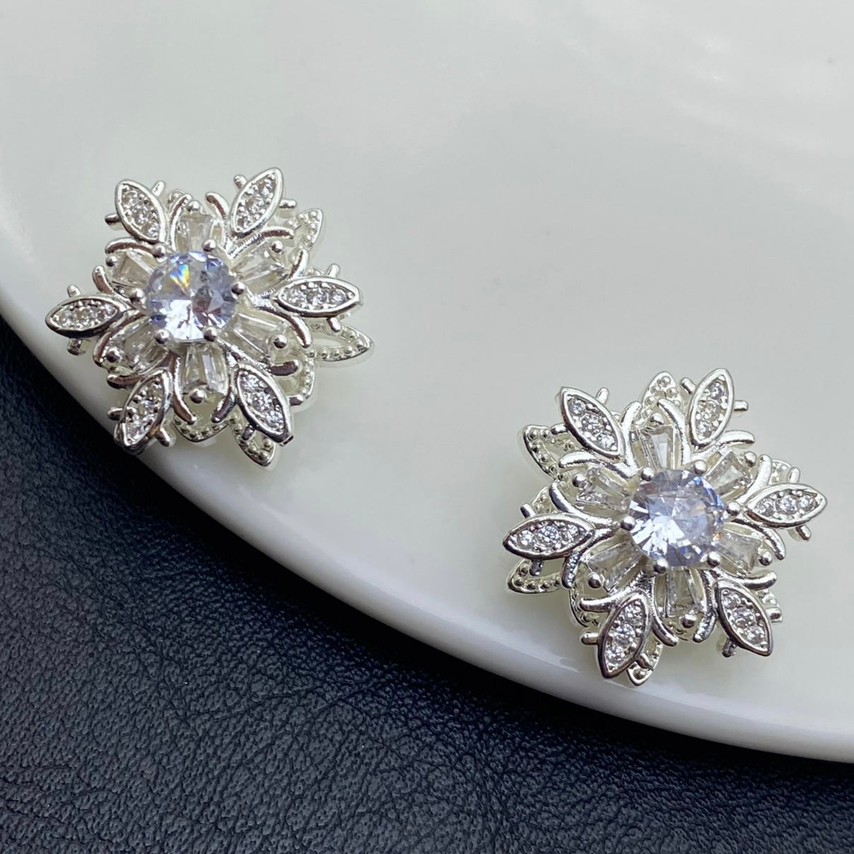 Double-layer large snowflake spacer beads