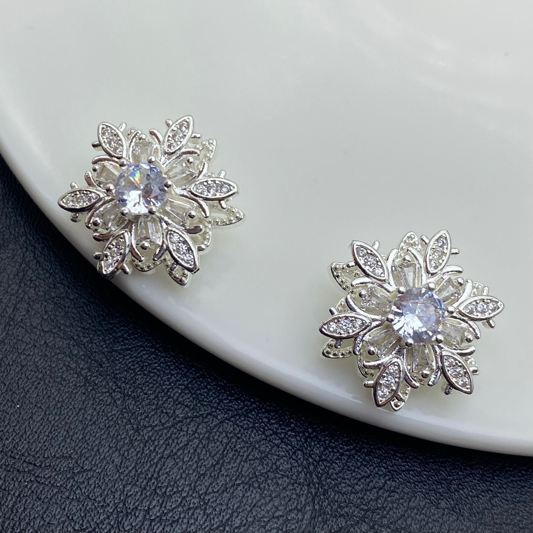 Double-layer rotating large snowflake spacer beads, color-preserving zircon loose beads, micro diamond beads, handmade crystal bracelet/jewelry bracelet.