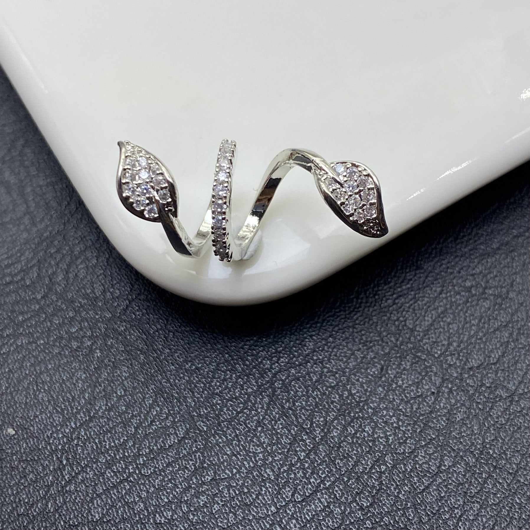 Color Retaining Zircon Leaf Full Diamond Flexible Ring Handmade Crystal Collectables-Autograph Bracelet Bracelet DIY Ornament Accessories Beaded