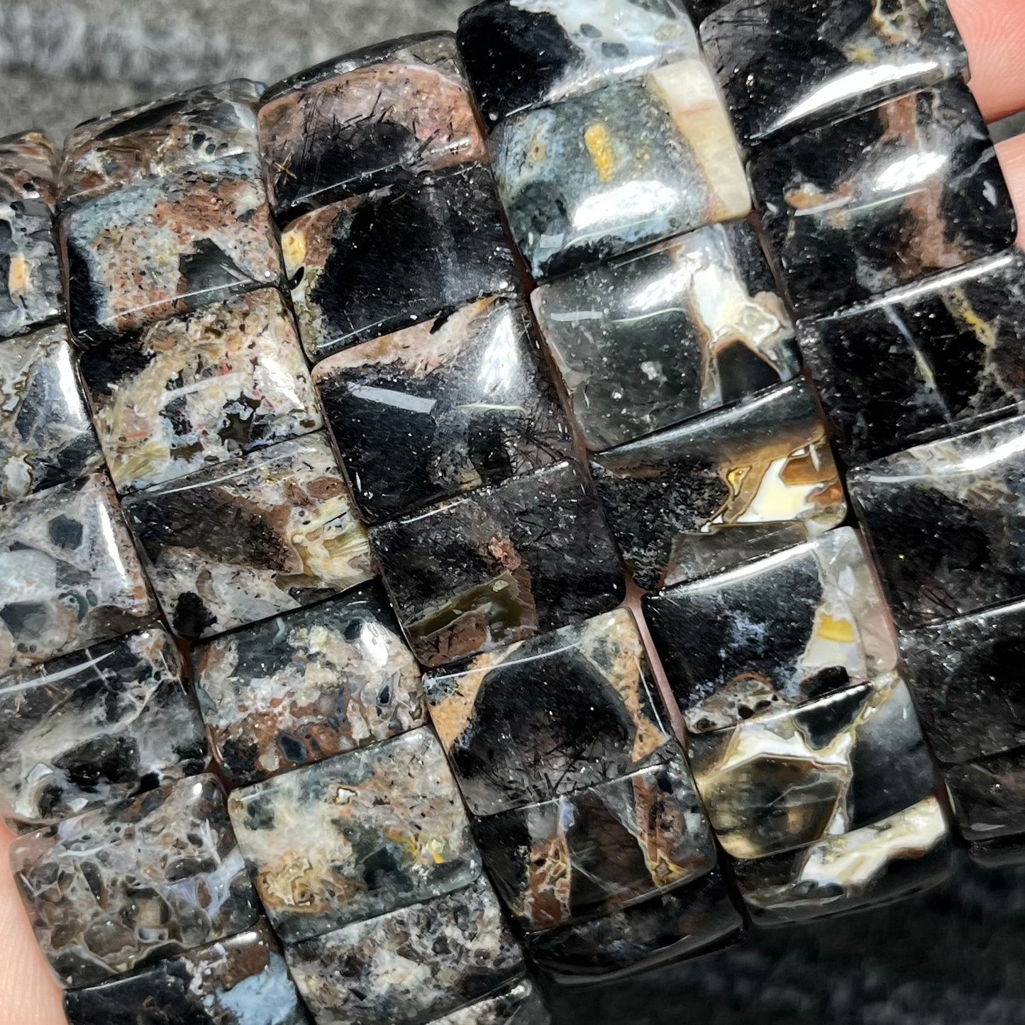 Opal Black Rutail