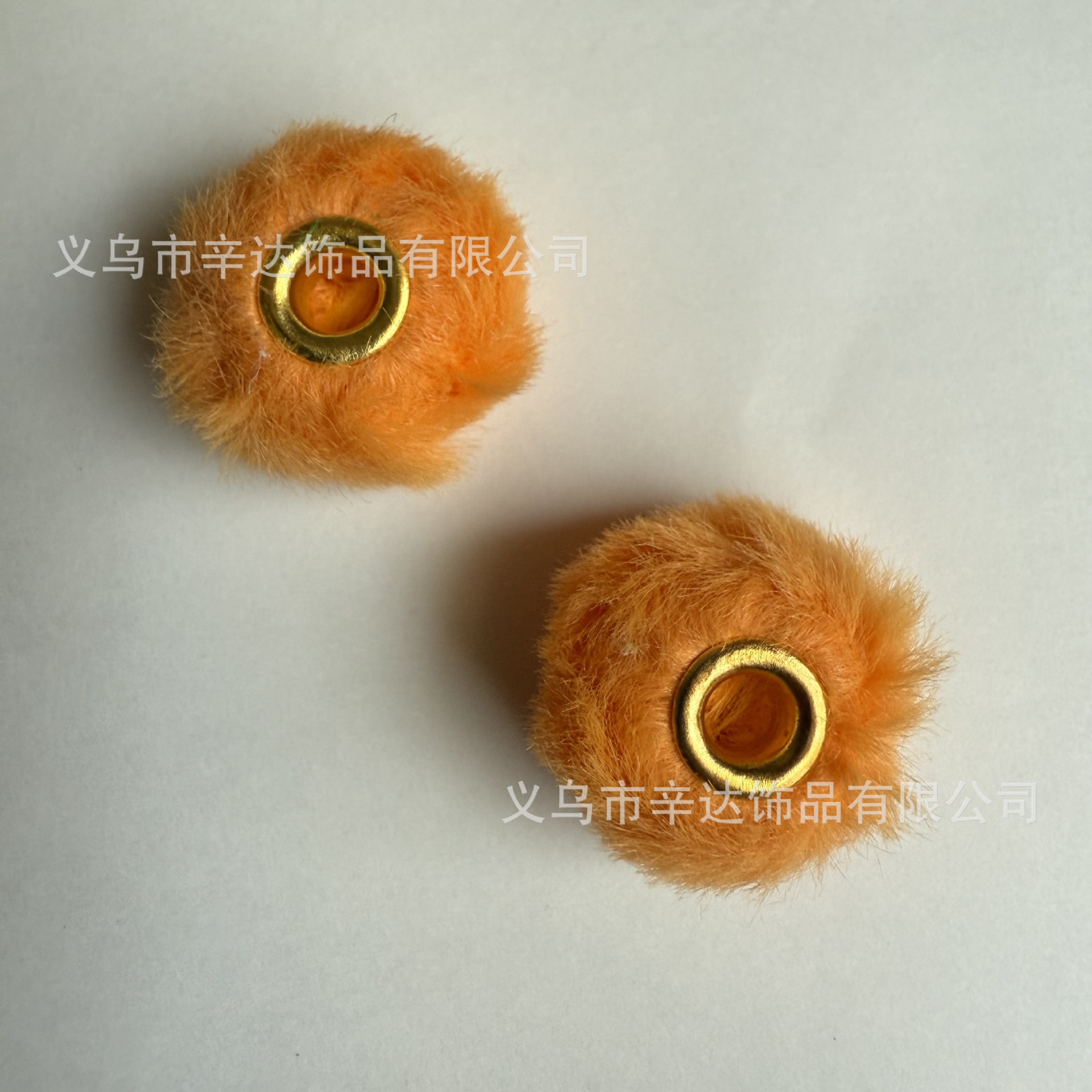 DIY pom-poms, plush beads, and through-hole DIY accessories and clothing materials