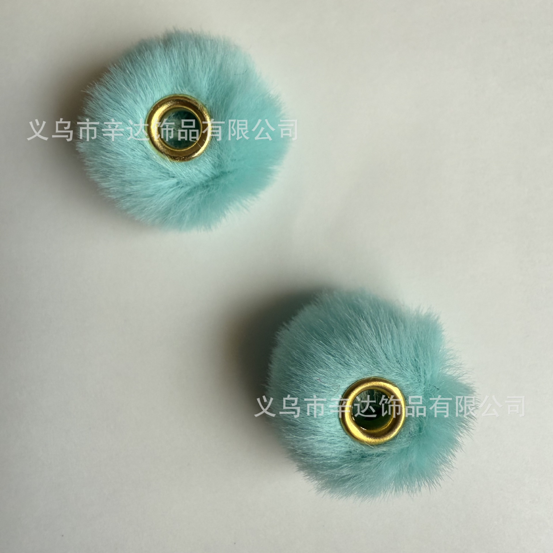 DIY pom-poms, plush beads, and through-hole DIY accessories and clothing materials