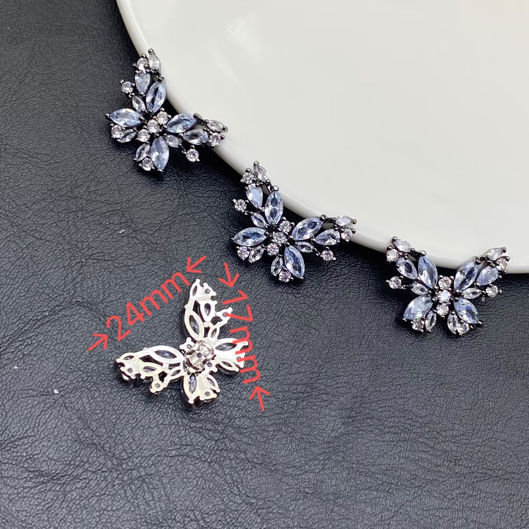 Color-preserving, full-diamond butterfly pattern, through-hole, multi-hole handmade crystal bracelet/jewelry accessory/bead stringing