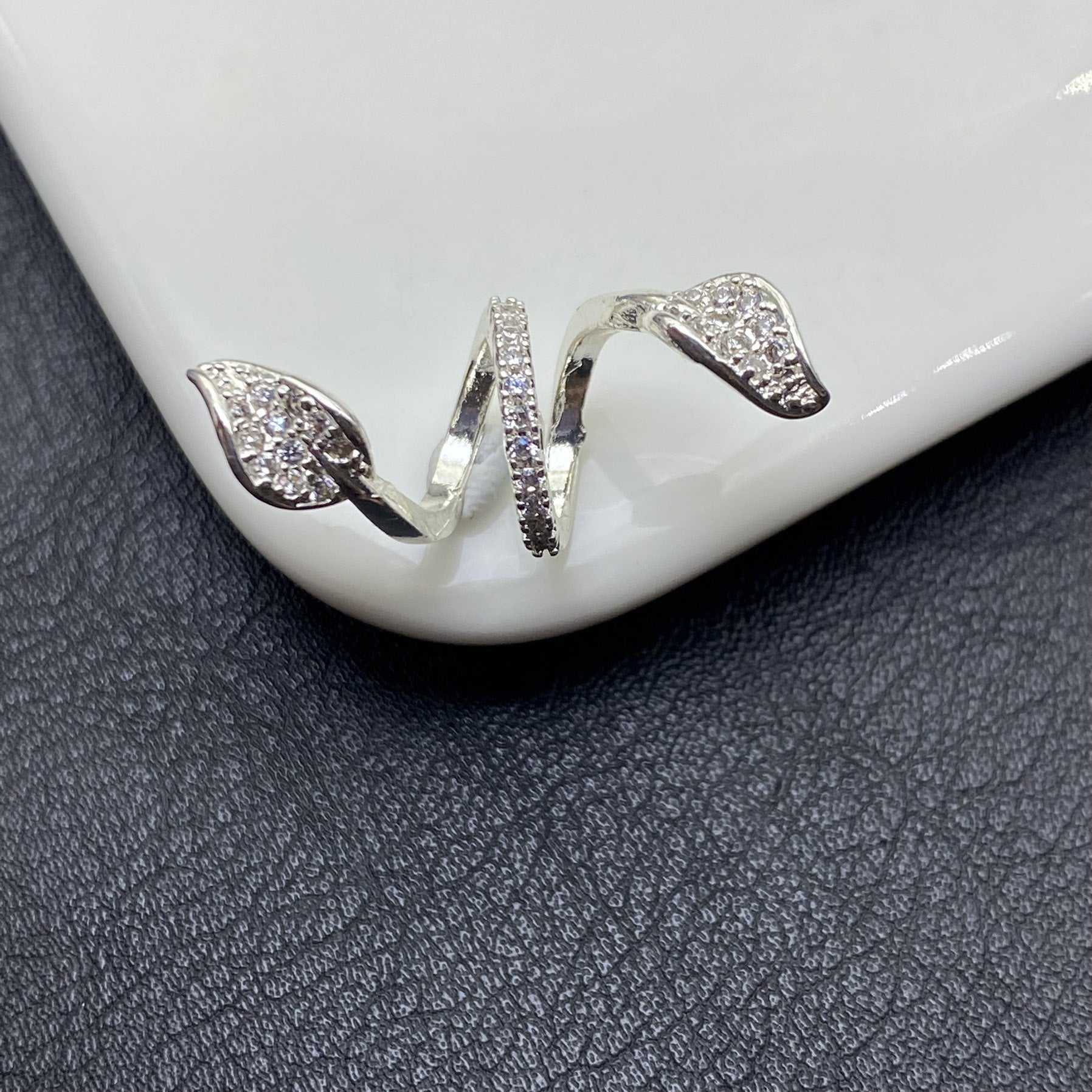 Color Retaining Zircon Leaf Full Diamond Flexible Ring Handmade Crystal Collectables-Autograph Bracelet Bracelet DIY Ornament Accessories Beaded