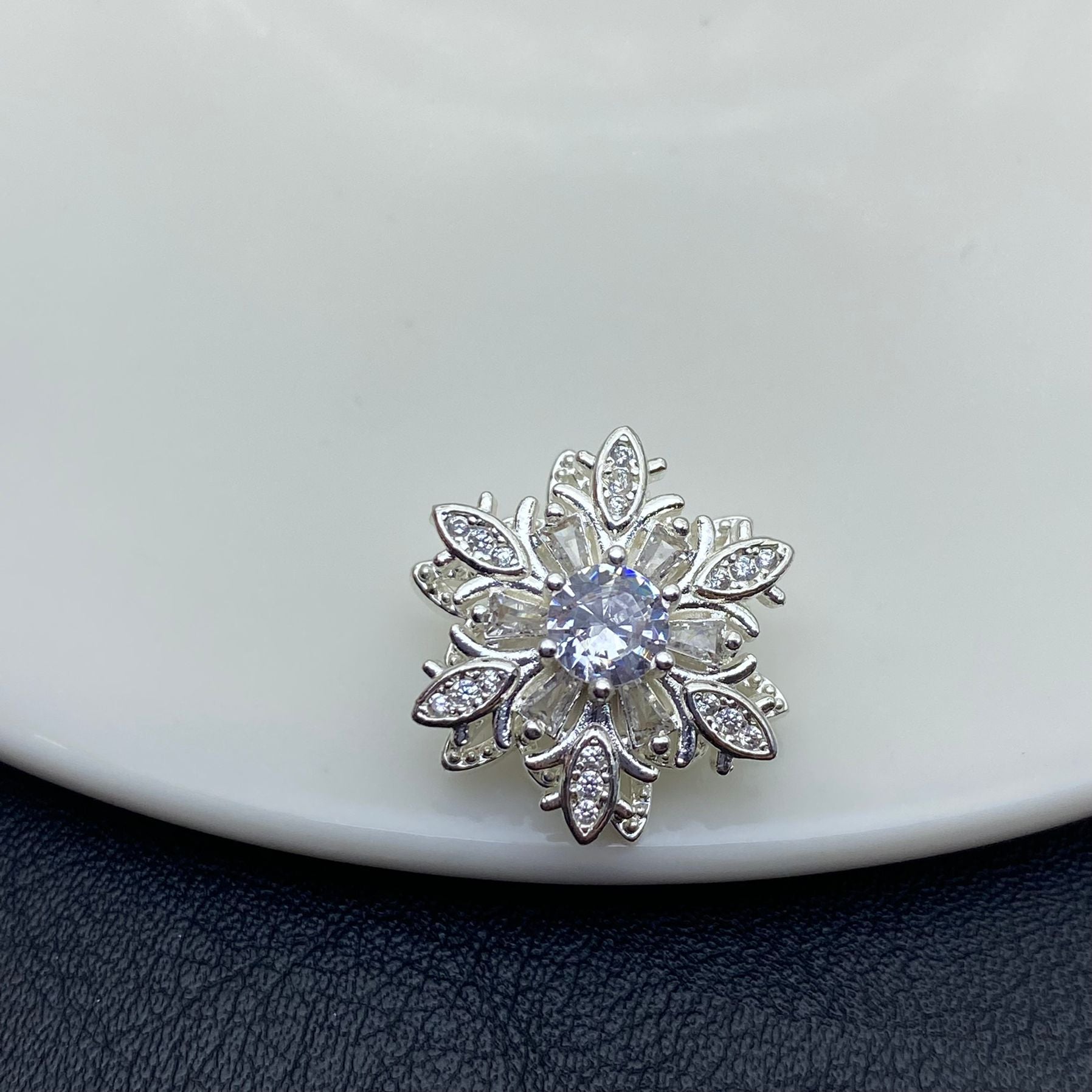 Double-layer rotating large snowflake spacer beads, color-preserving zircon loose beads, micro diamond beads, handmade crystal bracelet/jewelry bracelet.