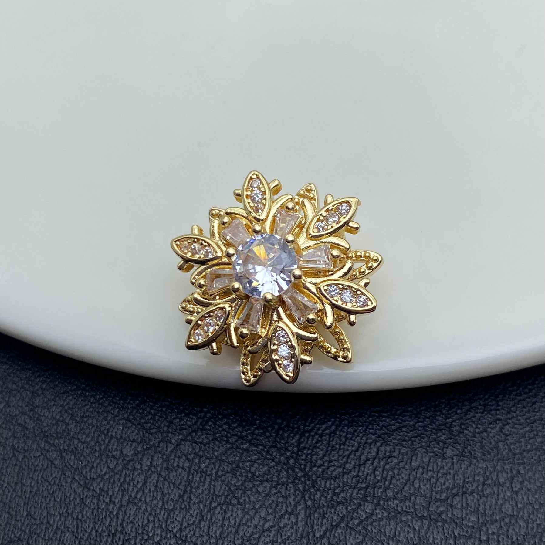 Double-layer rotating large snowflake spacer beads, color-preserving zircon loose beads, micro diamond beads, handmade crystal bracelet/jewelry bracelet.